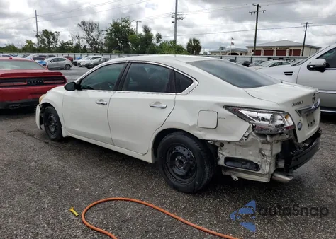 2015 Nissan Altima 2.5 из США, поврежденный, VIN 1N4AL3AP2FN366567